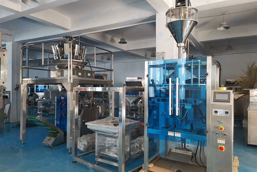 自动称重包装机可在颗粒粉末、液体酱料等不同领域