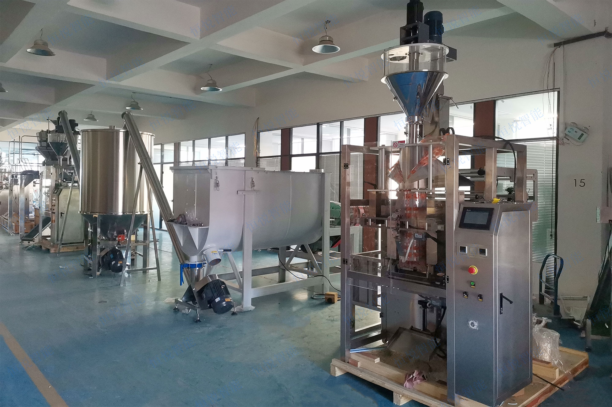 全自动防水涂料包装机可以实现涂料、腻子粉、快粘粉、石膏粉等建筑粉料产品得自动化包装全过程