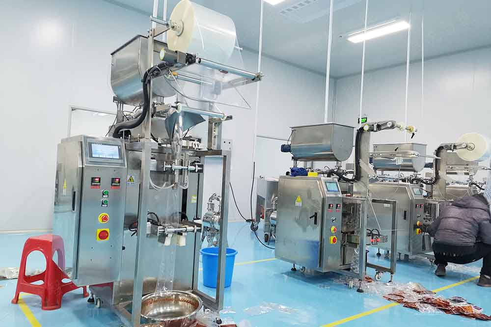 全自动火锅底料包装机用于火锅料、豆瓣酱、辣椒酱等等产品包装