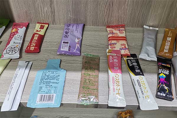 奶茶粉末包装机可采用三边封、四边封、圆角袋型